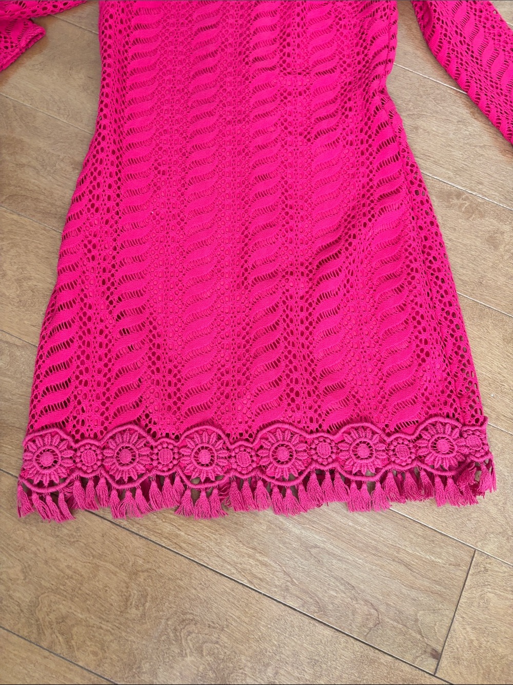 Lilly Pulitzer Bright Fuchsia Crochet V‑Neck Long Sleeve Dress w lining. XS